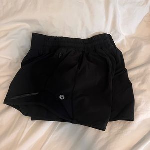 Lululemon hotty hot lined shorts 4"